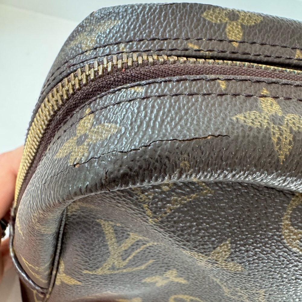 Louis Vuitton Monogram Toiletry Bag - Picture 4 of 10